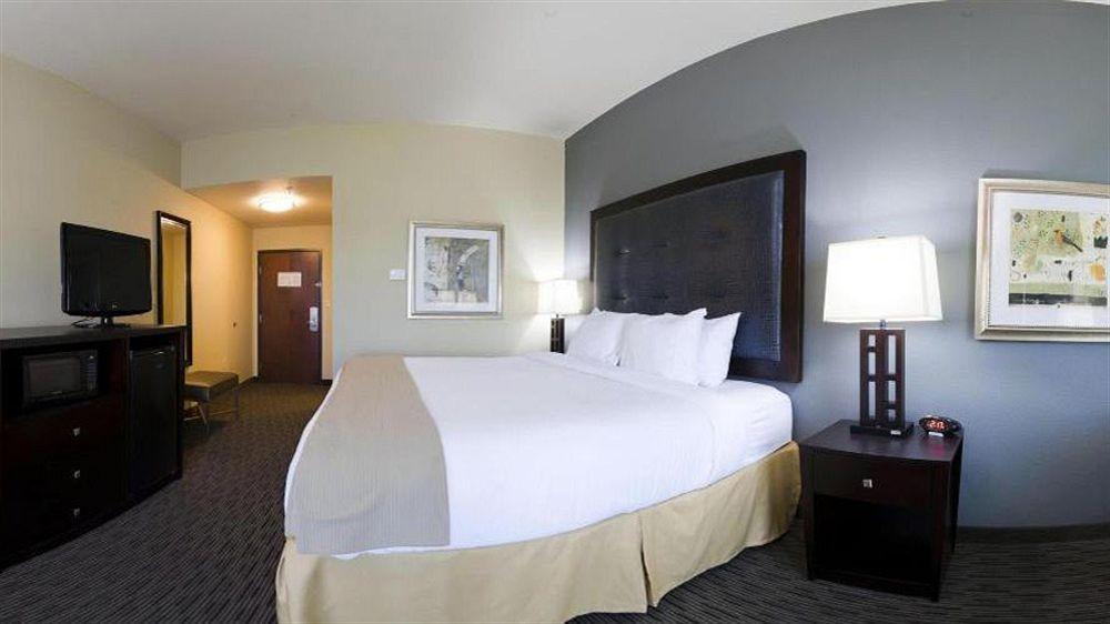 Holiday Inn Express Waycross Bagian luar foto