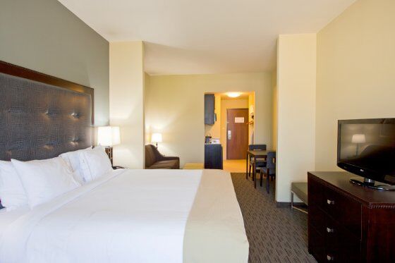 Holiday Inn Express Waycross Bagian luar foto